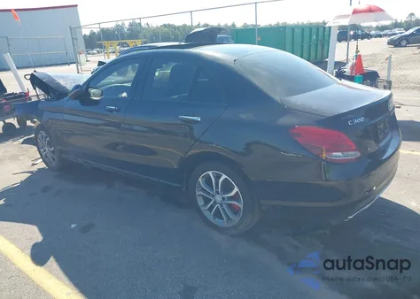 2016 Mercedes-Benz C 300 4Matic z USA, uszkodzony, nr VIN WDDWF4KB0GR132380